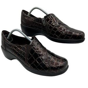 Clarks Bendables Womens 9 M Brown Vegan Croc Zip Slip On Comfort Shoe Old Money